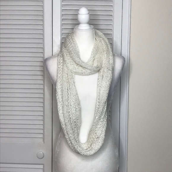 Mixit Accessories - NWOT White Knit Infinity Scarf by Mixit